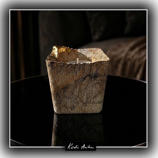 Svece no kolekcijas "Lidojošā krāsa"